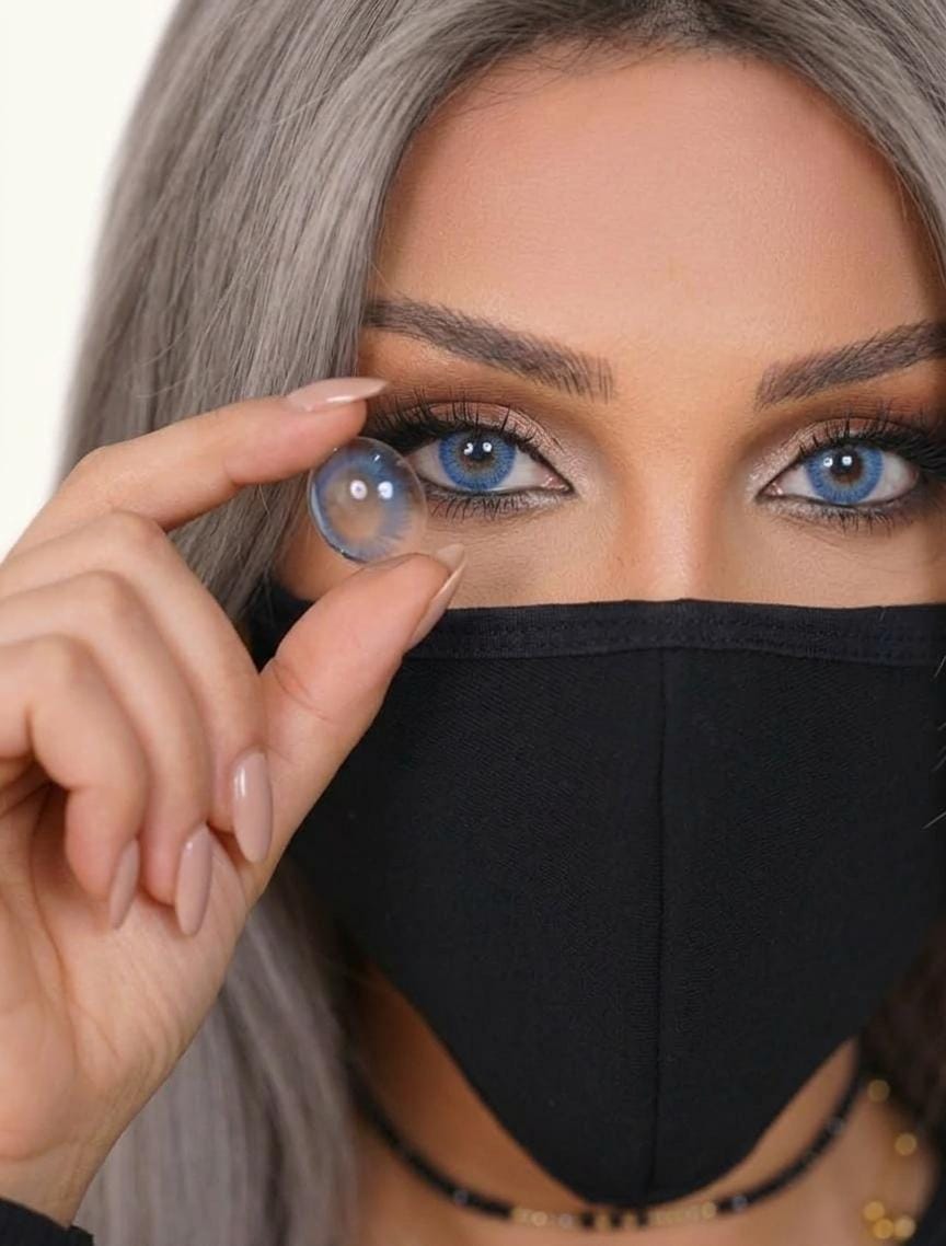 Contact Lens Close-up